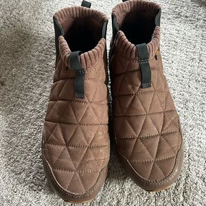 Teva camping shoe womens size 8
